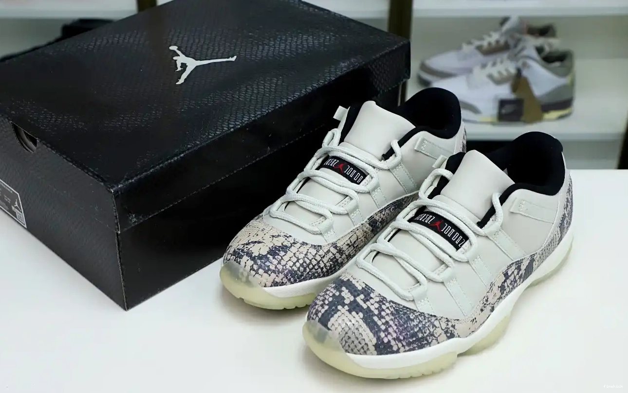 LIGHT SNAKESKIN 11 BONE LOW AIR JORDAN 0703